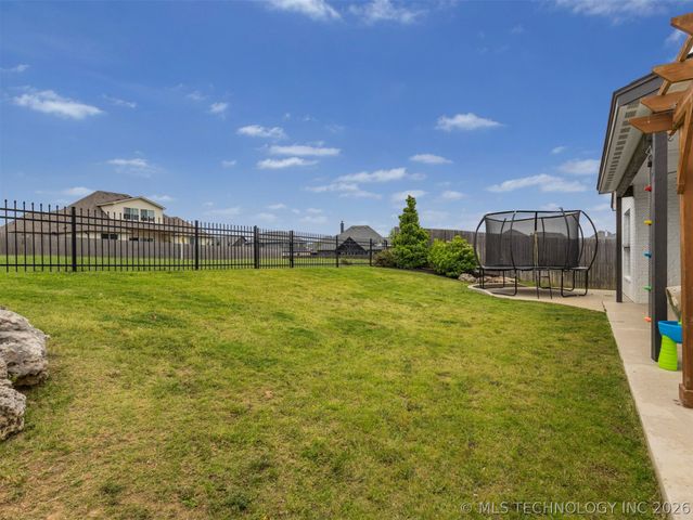 528 E 126th Street S, Jenks, OK 74037