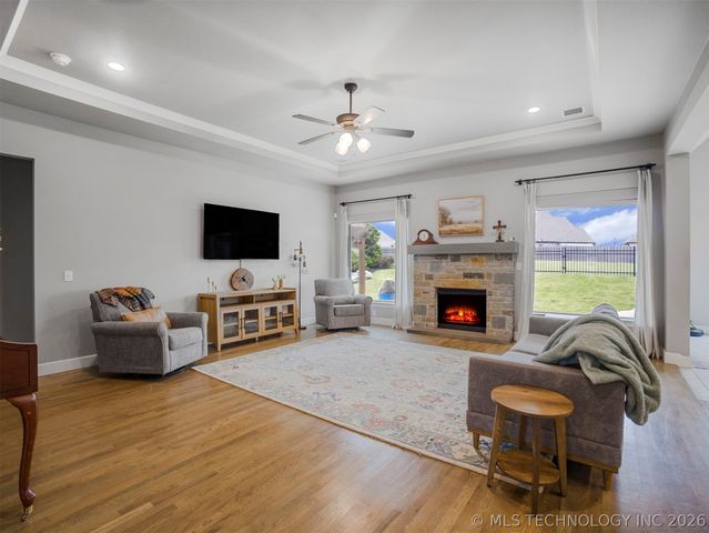 528 E 126th Street S, Jenks, OK 74037