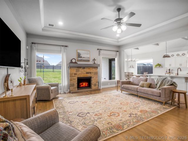 528 E 126th Street S, Jenks, OK 74037