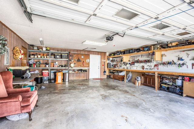 2005 Brentwood Street, Gainesville, TX 76240