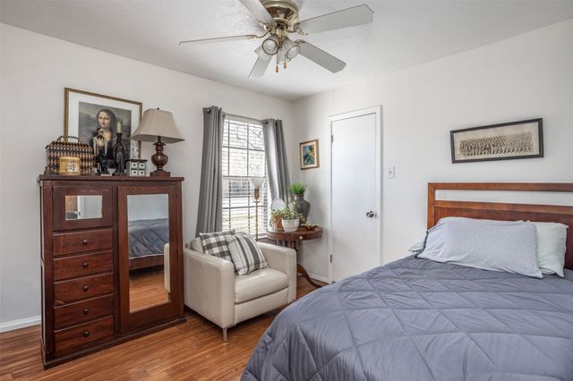 2005 Brentwood Street, Gainesville, TX 76240