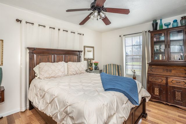 2005 Brentwood Street, Gainesville, TX 76240