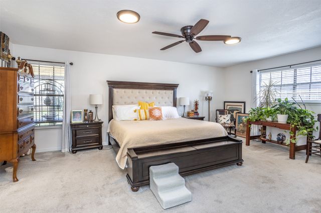 2005 Brentwood Street, Gainesville, TX 76240