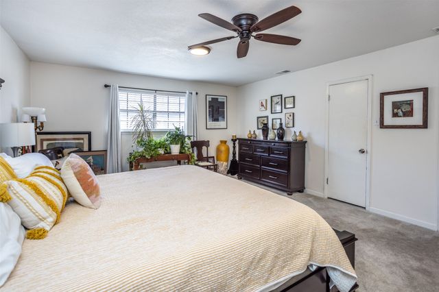 2005 Brentwood Street, Gainesville, TX 76240