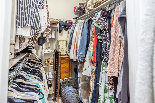 2005 Brentwood Street, Gainesville, TX 76240