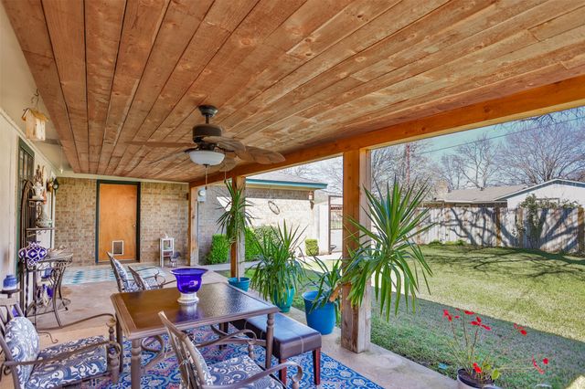 2005 Brentwood Street, Gainesville, TX 76240