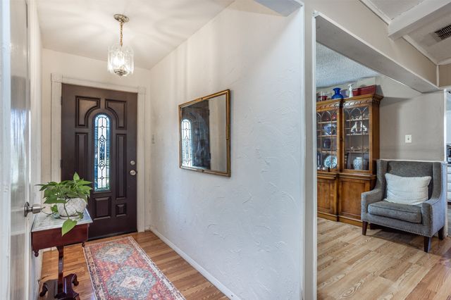 2005 Brentwood Street, Gainesville, TX 76240