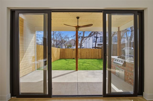 4220 MUNGER Avenue, Dallas, TX 75204