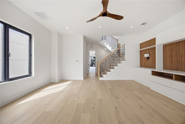 4220 MUNGER Avenue, Dallas, TX 75204