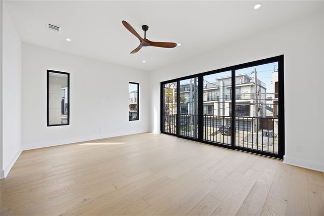 4220 MUNGER Avenue, Dallas, TX 75204