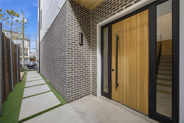 4220 MUNGER Avenue, Dallas, TX 75204