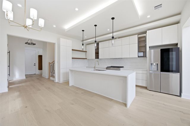 4220 MUNGER Avenue, Dallas, TX 75204