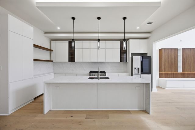 4220 MUNGER Avenue, Dallas, TX 75204