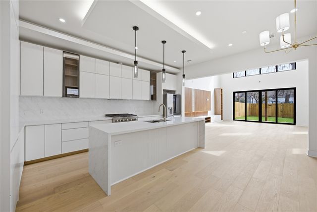 4220 MUNGER Avenue, Dallas, TX 75204