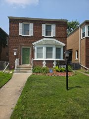 8252 S CALUMET Avenue, Chicago, IL 60619
