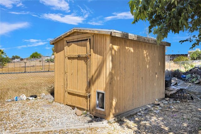 12669 Cypress Ave, Victorville, CA 92395