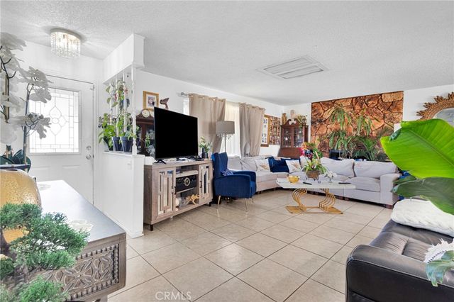 12669 Cypress Ave, Victorville, CA 92395