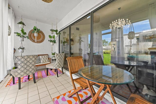 141 Par Drive, Royal Palm Beach, FL 33411