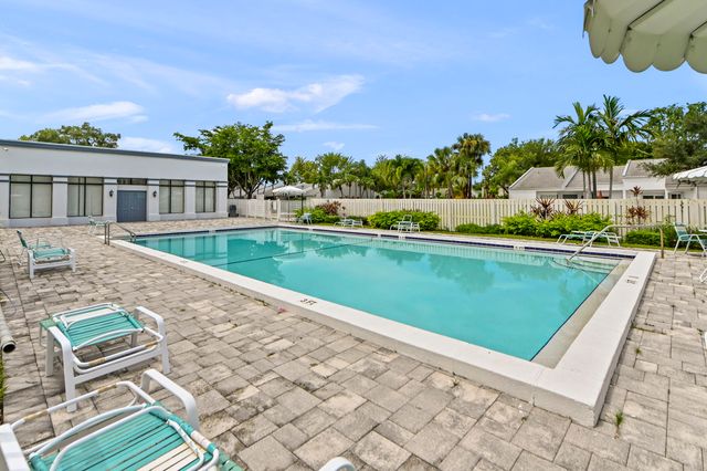141 Par Drive, Royal Palm Beach, FL 33411