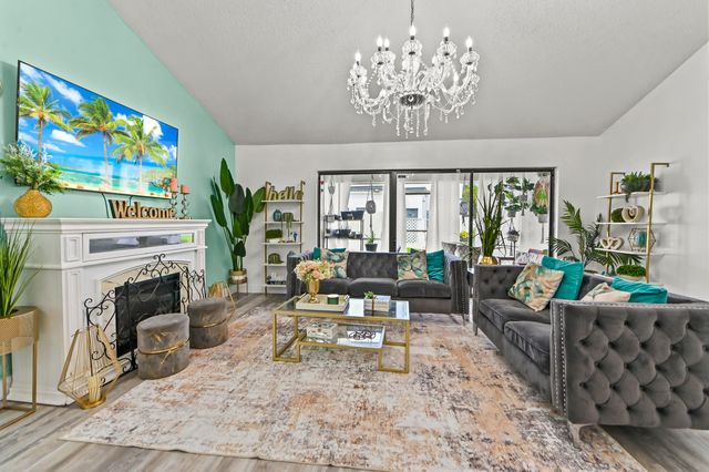 141 Par Drive, Royal Palm Beach, FL 33411