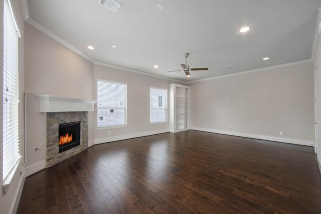 953 W 24th Street, Houston, TX 77008