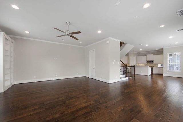 953 W 24th Street, Houston, TX 77008