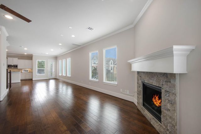 953 W 24th Street, Houston, TX 77008