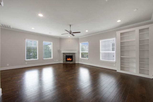 953 W 24th Street, Houston, TX 77008