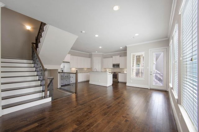 953 W 24th Street, Houston, TX 77008