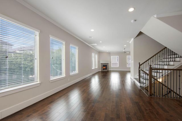 953 W 24th Street, Houston, TX 77008