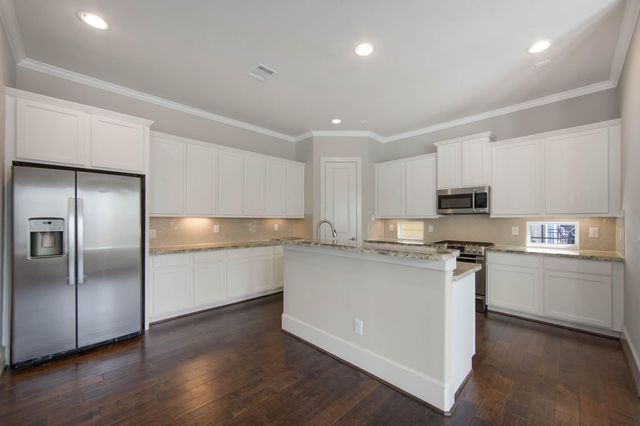 953 W 24th Street, Houston, TX 77008