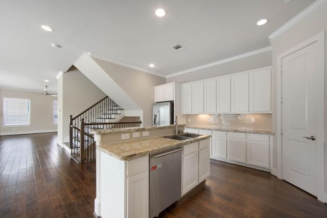 953 W 24th Street, Houston, TX 77008