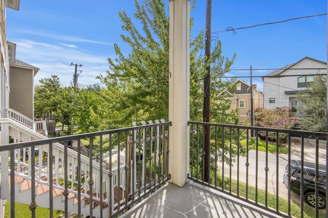 953 W 24th Street, Houston, TX 77008