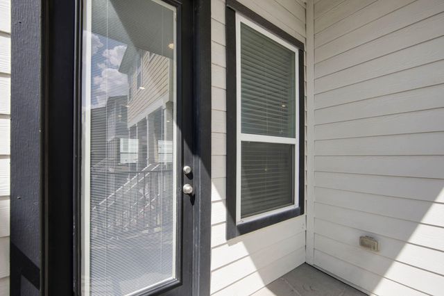 953 W 24th Street, Houston, TX 77008