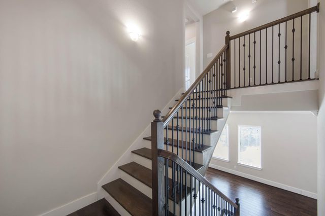 953 W 24th Street, Houston, TX 77008