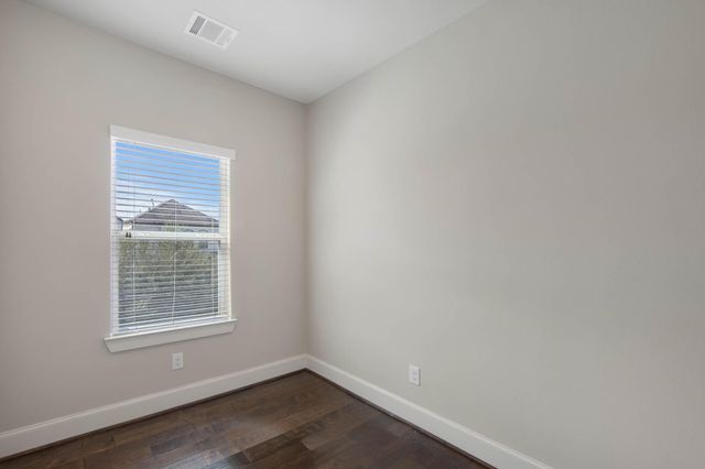 953 W 24th Street, Houston, TX 77008