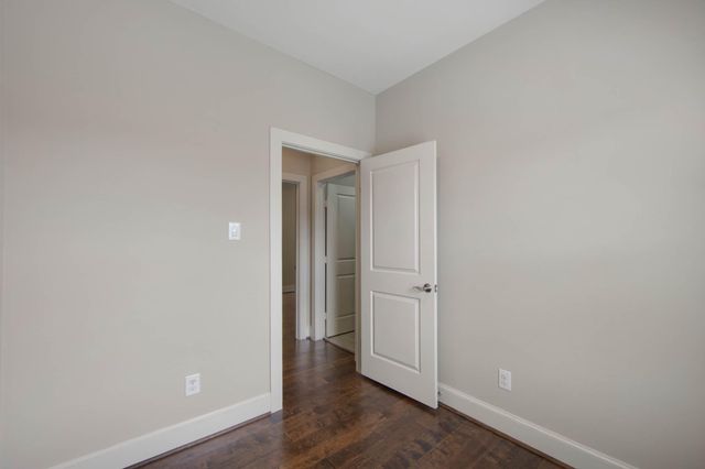 953 W 24th Street, Houston, TX 77008