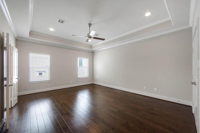 953 W 24th Street, Houston, TX 77008