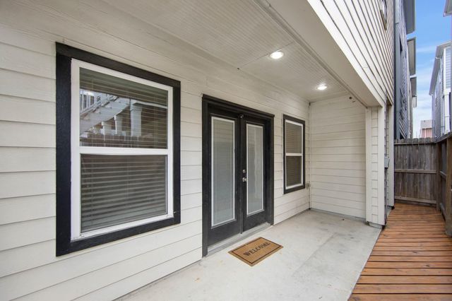 953 W 24th Street, Houston, TX 77008
