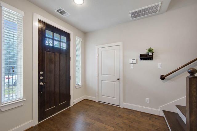 953 W 24th Street, Houston, TX 77008
