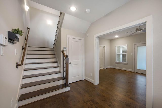953 W 24th Street, Houston, TX 77008