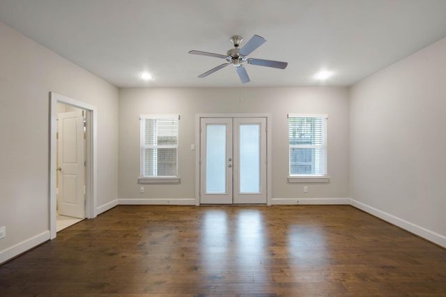 953 W 24th Street, Houston, TX 77008