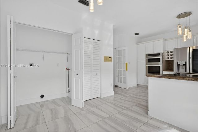 21399 Marina Cove Cir 14, Aventura, FL 33180