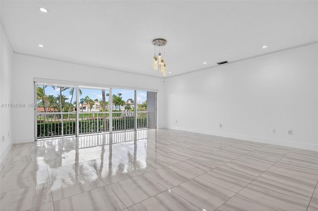21399 Marina Cove Cir 14, Aventura, FL 33180