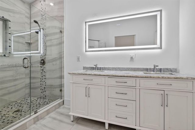 21399 Marina Cove Cir 14, Aventura, FL 33180