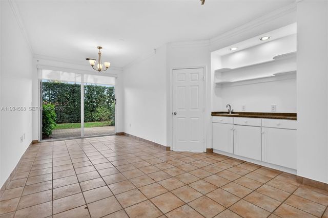 21399 Marina Cove Cir 14, Aventura, FL 33180