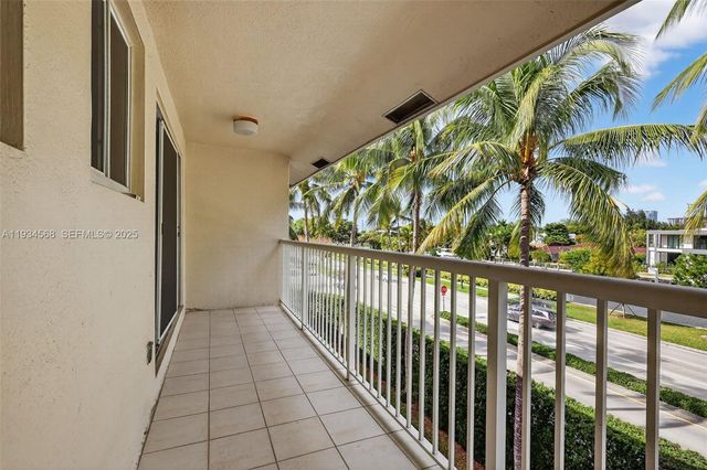 21399 Marina Cove Cir 14, Aventura, FL 33180