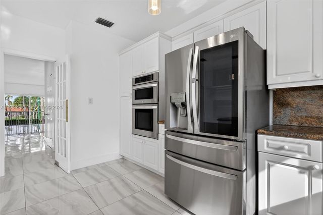 21399 Marina Cove Cir 14, Aventura, FL 33180