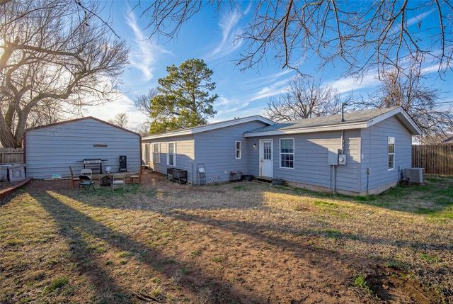 511 N 2nd Street, Noble, OK 73068