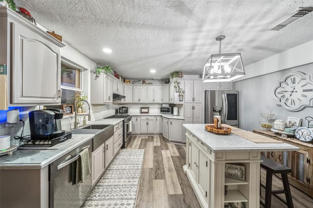 19989 Meadow Bend Road, Waller, TX 77484